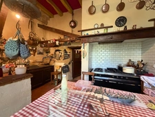 MARCIAC (32): Former seigniory, beautiful 14th-century castle on +3hectares, hidden at the end of the road, no neighbors, in the countryside, 500m2 of living space, heated swimming pool, discover the 