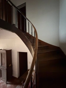 PLAISANCE DU GERS (32): Elegant bourgeois house with garages and outbuildings, in original condition, 190m2 on landscaped grounds of 5,000m2, in a quiet location. 
