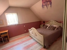 MARCIAC (32), MAISON DE CHARME de 1995, 130 m² habitables, 3200m2 terrain arboré, un peu cachée, vue, 4 chambres, grand sejour, SANS NUISANCE 
