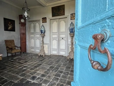 Elegant 18th-century château, requiring no work, on 1 hectare enclosed by walls, landscaped garden, chapel, orangery, outbuildings, ideal for family or events, near Pau, Lourdes, Marciac, Tarbes...