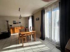MARCIAC (32), MAISON DE CHARME de 1995, 130 m² habitables, 3200m2 terrain arboré, un peu cachée, vue, 4 chambres, grand sejour, SANS NUISANCE 
