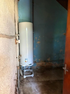 MARCIAC(32): cachée, au bout d'un chemin privé, PROPRIETE sur 2ha, anciens Bains avec sa source encore présente, dépendance, authenticité assurée !