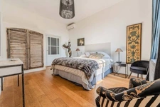 UZES(30): élégante MAISON BOURGEOISE, au cœur de UZES, au calme, jardin, piscine, intimité préservée