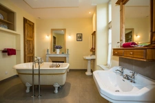Dpt Gers (32), AIRE SUR L ADOUR proche, PROPRIETE BOURGEOISE du XIX, sans travaux, avec gite indépendant, maison de gardien, avec jardin, garage, piscine, sur les Chemins de St jacques 