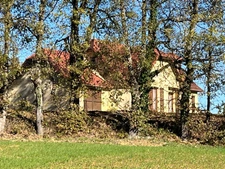 MARCIAC (32), MAISON DE CHARME de 1995, 130 m² habitables, 3200m2 terrain arboré, un peu cachée, vue, 4 chambres, grand sejour, SANS NUISANCE 