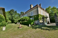 Dpt (32) NOGARO nearby, ELEGANT NOTABLES' HOUSE, economical, from the 19th century, 600M2, centuries-old park, U-shaped outbuildings, 11 ha, no work required, 
