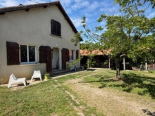 PLAISANCE (32)proche: BELLE MAISON DE CAMPAGNE rénovée 170m2,  économique, sans VOISIN, au CALME, jardin 3300m2 clos, dependances 
