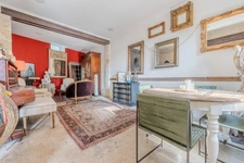 UZES(30): élégante MAISON BOURGEOISE, au cœur de UZES, au calme, jardin, piscine, intimité préservée