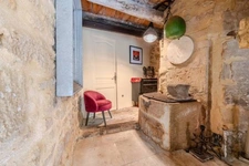 UZES(30): élégante MAISON BOURGEOISE, au cœur de UZES, au calme, jardin, piscine, intimité préservée