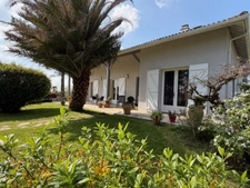 AIGNAN(32) : ELEGANTE MAISON TRADITIONNELLE  des années 80, SANS TRAVAUX, 150m2 habitables, bien située à AIGNAN, sur 2.000m2, les commerces A PIED !