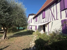 PLAISANCE (32) centre, élegante MAISON DE MAITRE XVIIIs, sans travaux, 190m2 sur 800m2 de jardin clos et paysagé, belle dépendance, chauffage central , 4chambres dont 1 au rez-de-chaussée, salon 44m2