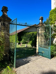 Dpt (32) NOGARO nearby, ELEGANT NOTABLES' HOUSE, economical, from the 19th century, 600M2, centuries-old park, U-shaped outbuildings, 11 ha, no work required, 