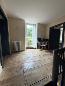 Near Plaisance (32) and Maubourguet (65): In a peaceful setting, a beautiful 180m² rural property on 1.5 hectares of wooded land, requiring no work, with no overlooking neighbors... A truly special pl
