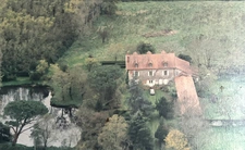 PLAISANCE du GERS proche(32): ANCIENNE PROPRIETE BOURGEOISE avec dépendances, bois, petit etang, 2 hectares,CALME, sans vis à vis,