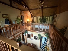 Nogaro(32) 7 km, ANCIENNE METAIRIE GASCONNE 280m2 dont 160m2 habtiables sur 4.5ha, au bout d'un long chemin, CACHEE, SANS VIS A VIS, 5 ha de bois et terres, AU CALME, dépendances, rare
