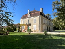 Dpt (32) NOGARO nearby, ELEGANT NOTABLES' HOUSE, economical, from the 19th century, 600M2, centuries-old park, U-shaped outbuildings, 11 ha, no work required, 
