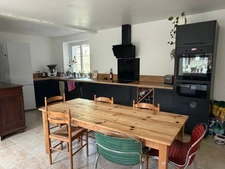 Near Plaisance (32) and Maubourguet (65): In a peaceful setting, a beautiful 180m² rural property on 1.5 hectares of wooded land, requiring no work, with no overlooking neighbors... A truly special pl