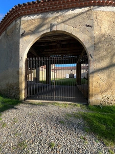 MARCIAC (32): Beautiful castle overlooking 8 hectares, ideal for public reception, events, senior residence, community, shared housing
