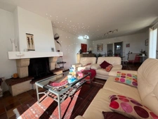 AIGNAN(32) : ELEGANTE MAISON TRADITIONNELLE  des années 80, SANS TRAVAUX, 150m2 habitables, bien située à AIGNAN, sur 2.000m2, les commerces A PIED !