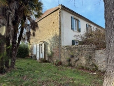 PLAISANCE DU GERS(32): MAISON BOURGEOISE avec garages et dependances , dans son jus, 190m2 sur terrain paysagé 5.000m2, au calme, 