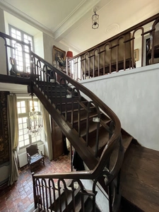 Elegant 18th-century château, requiring no work, on 1 hectare enclosed by walls, landscaped garden, chapel, orangery, outbuildings, ideal for family or events, near Pau, Lourdes, Marciac, Tarbes...