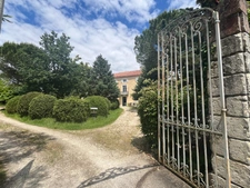 Department (32): ELEGANT 19TH CENTURY CASTLE, requiring no work, medieval foundations with moat, swimming pool, on 9100m2 enclosed garden. 