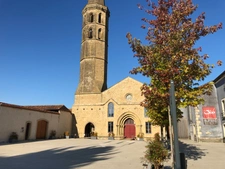 MARCIAC (32): élégante MAISON en pierre, singulière, 170m2 SANS TRAVAUX 4 chambres, salon cathedrale et autres...