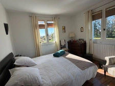 AIGNAN(32) : ELEGANTE MAISON TRADITIONNELLE  des années 80, SANS TRAVAUX, 150m2 habitables, bien située à AIGNAN, sur 2.000m2, les commerces A PIED !
