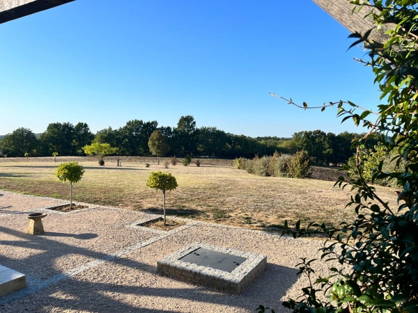 Dpt Gers (32), MARCIAC proche, ELEGANTE PROPRIETE plain-pied 4.5 Hectares piscinables, beaux volumes, belles prestations, hangar 700m2, garage