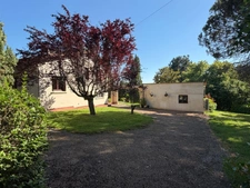 PLAISANCE DU GERS(32) sur les coteaux, PROPRIETE D ARCHITECTE 1965 sur 2HA, Dépendances, un peu cachée , VUE Pyrénées et bois, sans vis à vis, CALME, 