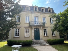 Marciac (32) VERY ELEGANT MANOR HOUSE, requiring no work, with an artist's house or gîte, walled centuries-old park