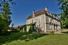 Dpt (32) NOGARO nearby, ELEGANT NOTABLES' HOUSE, economical, from the 19th century, 600M2, centuries-old park, U-shaped outbuildings, 11 ha, no work required, 