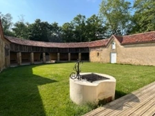 MARCIAC (32): Beautiful castle overlooking 8 hectares, ideal for public reception, events, senior residence, community, shared housing