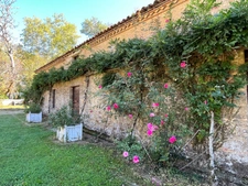Dpt (32) NOGARO nearby, ELEGANT NOTABLES' HOUSE, economical, from the 19th century, 600M2, centuries-old park, U-shaped outbuildings, 11 ha, no work required, 