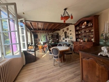 PLAISANCE (32) centre, élegante MAISON DE MAITRE XVIIIs, sans travaux, 190m2 sur 800m2 de jardin clos et paysagé, belle dépendance, chauffage central , 4chambres dont 1 au rez-de-chaussée, salon 44m2