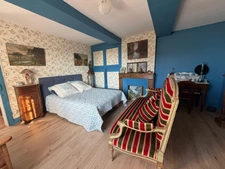 PLAISANCE (32) centre, élegante MAISON DE MAITRE XVIIIs, sans travaux, 190m2 sur 800m2 de jardin clos et paysagé, belle dépendance, chauffage central , 4chambres dont 1 au rez-de-chaussée, salon 44m2