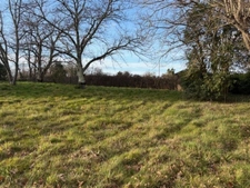 PLAISANCE DU GERS (32): Elegant bourgeois house with garages and outbuildings, in original condition, 190m2 on landscaped grounds of 5,000m2, in a quiet location. 