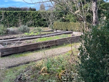 Elegant 18th-century château, requiring no work, on 1 hectare enclosed by walls, landscaped garden, chapel, orangery, outbuildings, ideal for family or events, near Pau, Lourdes, Marciac, Tarbes...