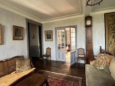 Elegant 18th-century château, requiring no work, on 1 hectare enclosed by walls, landscaped garden, chapel, orangery, outbuildings, ideal for family or events, near Pau, Lourdes, Marciac, Tarbes...