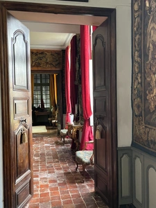 Elegant 18th-century château, requiring no work, on 1 hectare enclosed by walls, landscaped garden, chapel, orangery, outbuildings, ideal for family or events, near Pau, Lourdes, Marciac, Tarbes...