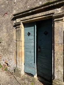 Elegant 18th-century château, requiring no work, on 1 hectare enclosed by walls, landscaped garden, chapel, orangery, outbuildings, ideal for family or events, near Pau, Lourdes, Marciac, Tarbes...