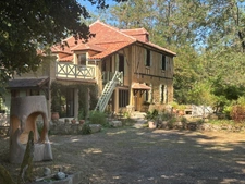 MARCIAC(32) proche: AUTHENTIQUE MOULIN SEIGNEURIAL d'EXCEPTION  des XIV-XVIIIs, caché, avec son bief baignable, 1.5 HECTARE, élégante rénovation, meublé, tennis, RARE