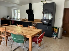 Near Plaisance (32) and Maubourguet (65): In a peaceful setting, a beautiful 180m² rural property on 1.5 hectares of wooded land, requiring no work, with no overlooking neighbors... A truly special pl
