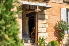 UZES(30): élégante MAISON BOURGEOISE, au cœur de UZES, au calme, jardin, piscine, intimité préservée