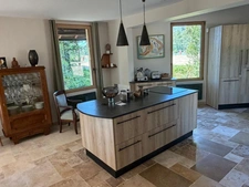 MARCIAC(32) proche: AUTHENTIQUE MOULIN SEIGNEURIAL d'EXCEPTION  des XIV-XVIIIs, caché, avec son bief baignable, 1.5 HECTARE, élégante rénovation, meublé, tennis, RARE