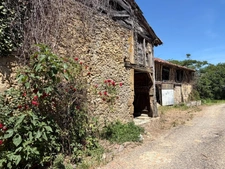  PLAISANCE (32); AUTHENTIC GASCONNE HOUSE 300M2 in its original condition, somewhat hidden, 1HA large outbuildings...