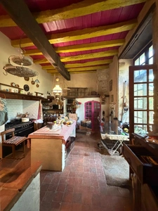 MARCIAC (32): Former seigniory, beautiful 14th-century castle on +3hectares, hidden at the end of the road, no neighbors, in the countryside, 500m2 of living space, heated swimming pool, discover the 