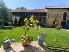 PLAISANCE DU GERS 10 min: ELEGANTE MAISON DE CARACTERE, restaurée par architecte, 320m2, 4700m2 en partie clos