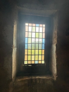 MARCIAC (32): Former seigniory, beautiful 14th-century castle on +3hectares, hidden at the end of the road, no neighbors, in the countryside, 500m2 of living space, heated swimming pool, discover the 