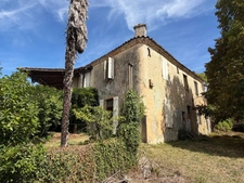  AIGNAN (32): BEL ENSEMBLE IMMOBILIER de caractere  A RENOVER 300m2 + local AVEC vitrine, jardin clos 360M2 , ideal investisseur, brocante, artiste, familles